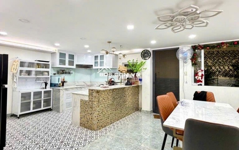 Hẻm Xe Tải vài bước ra Bv 175- 125m2, Ngang 6m, 5 Tầng- 12.5 ỷ